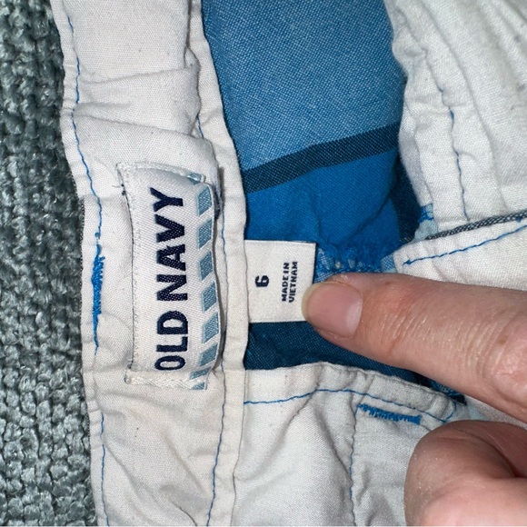 Old navy gray khaki & blue plaid Bundle of shorts sz 6 Button, adjustabl… - Picture 8 of 11